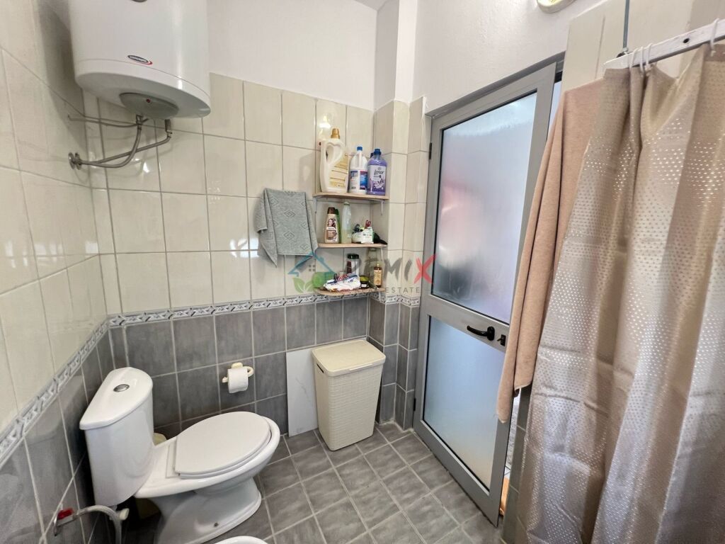 SHITET  GARSONJERE , 30M larg detit ,  SHKEMBI  KAVAJES