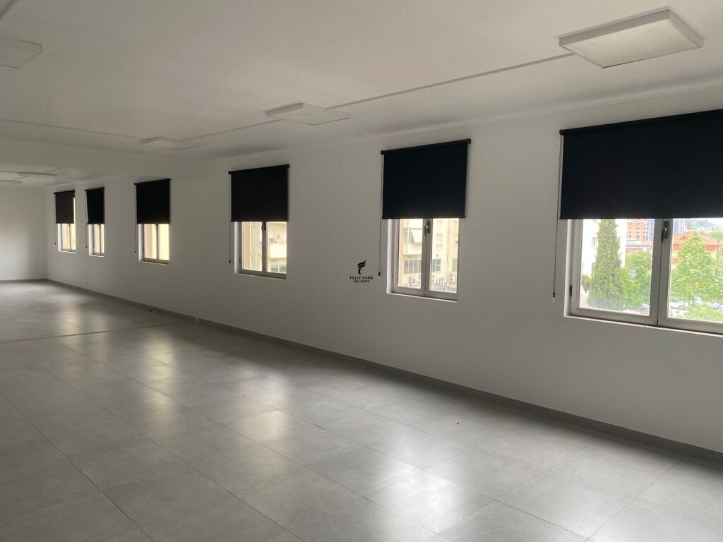 IMMOBILE COMMERCIALE IN AFFITTO 2000 M2 DELIJORGJI 14.000 EURO NETTO FH-82027