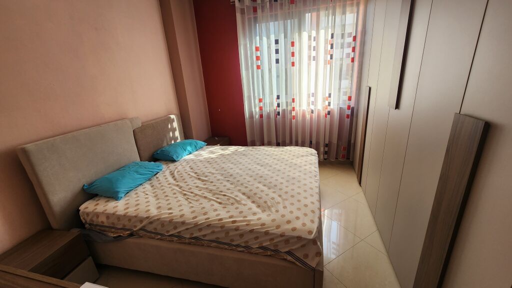 Apartment 2+1, Astir!