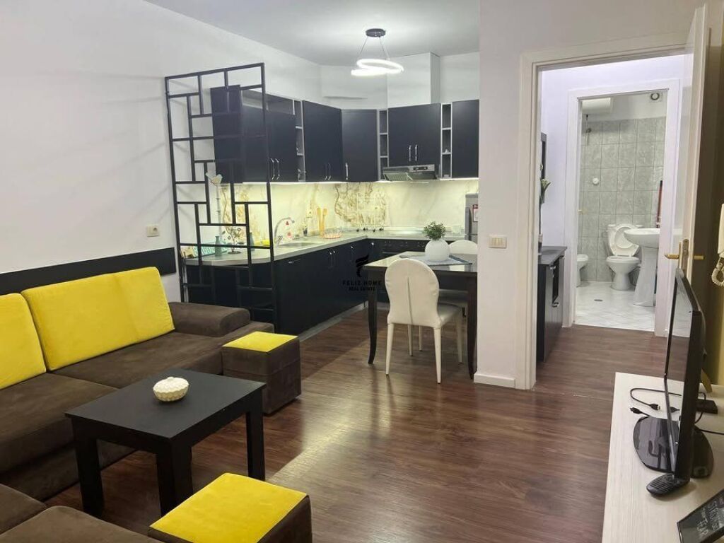 APARTAMENT ME QERA 1+1 XHAMIA E TABAKEVE 50.000 LEKE FH-81957