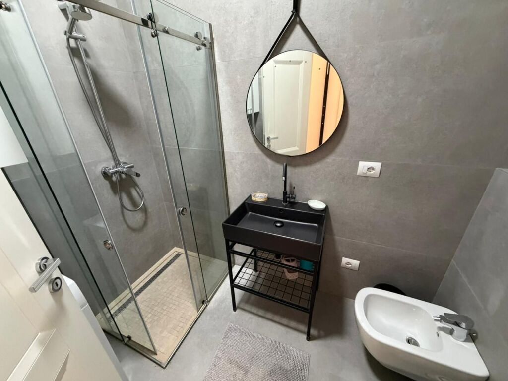 🏡 Appartamento 1+1 in affitto  📍 Indirizzo: Di fronte a Amerikan 3, Milo 2000