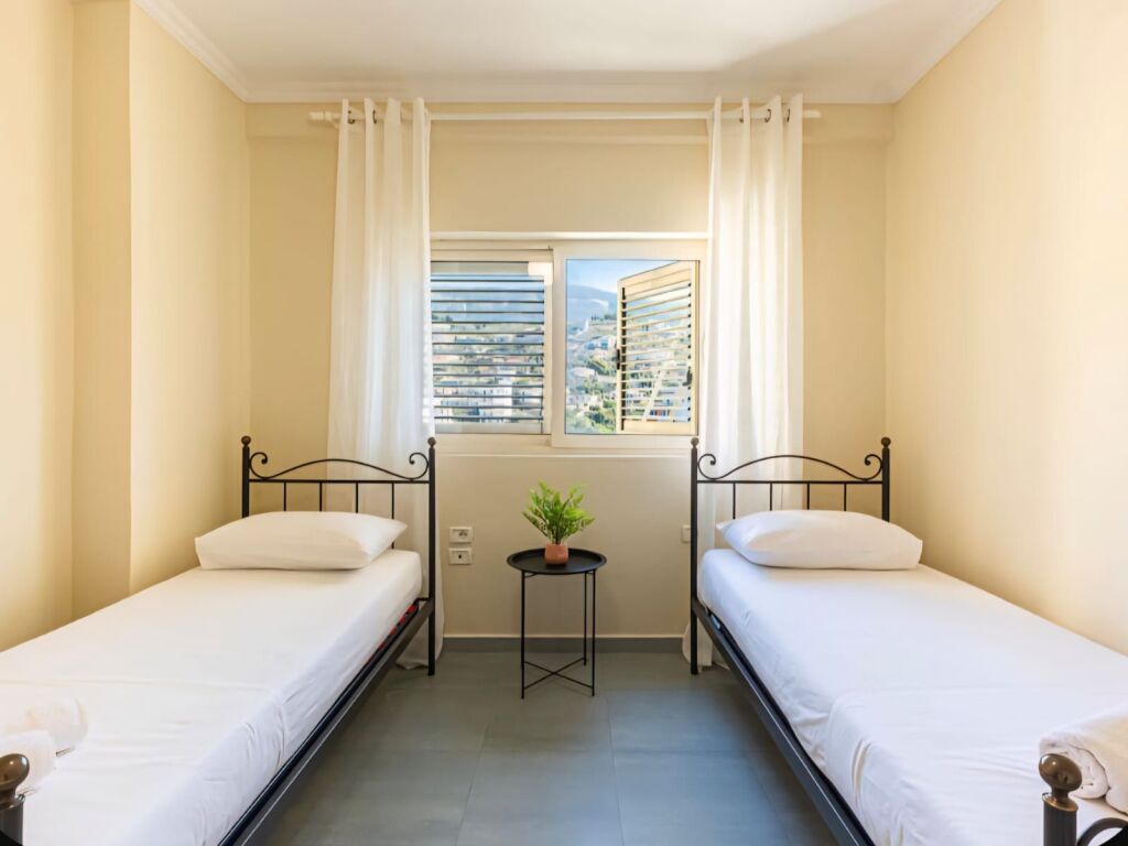 Himare , Vendesi in vendita appartamento 2+1