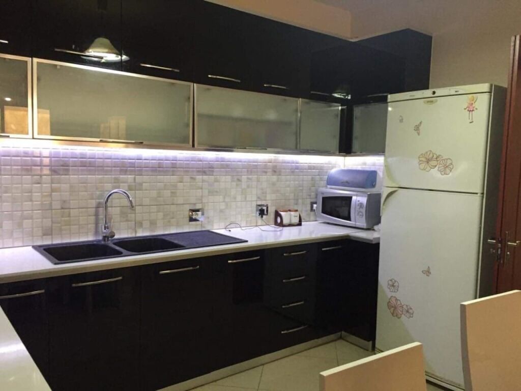 Apartment 2+1, Astir!