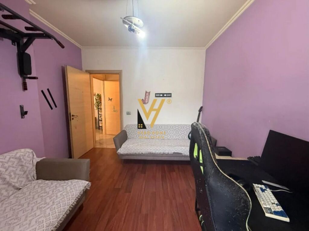 VENDESI APPARTAMENTO 2+1+2+BLK IN VIA DIBRES 190.000 EURO