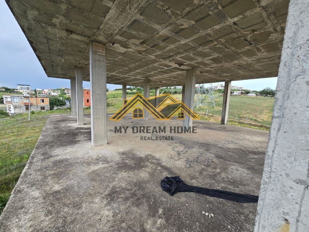 In vendita casa a schiera a 3 piani ad Arapaj Durrës