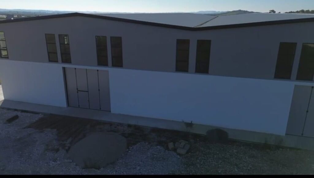 KAPANONE PER BIZNESE  TE NFRYSHME PER SHITJE/OSE PER QIRA