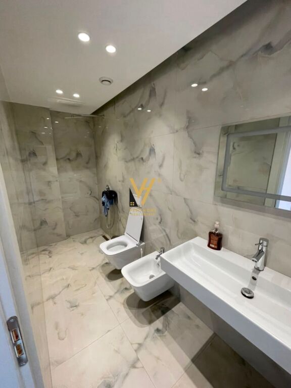 LOCALE COMMERCIALE 105 M2 IN AFFITTO IN VIA KAVAJES 140.000 LEKE