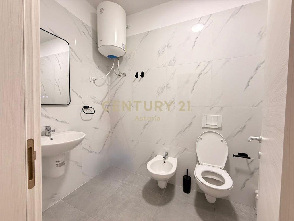SHITET APARTAMENT 1+1 TE KOMPLEKSI E88, LAPRAKE