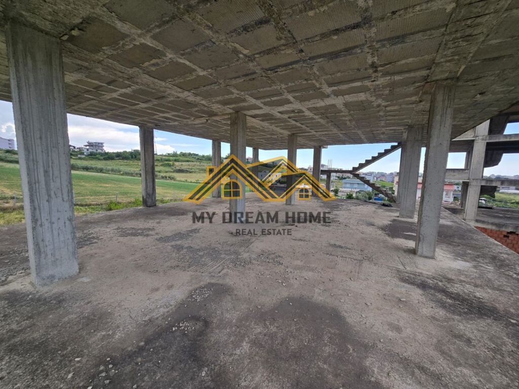 In vendita casa a schiera a 3 piani ad Arapaj Durrës