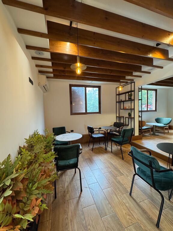 Business Premises for Sale. Behind the European University Porcelan