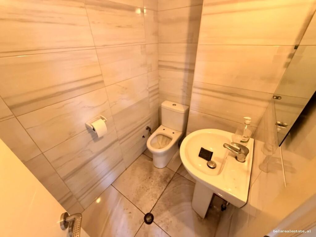 Negozio in affitto presso QSUT (ID BD21925) Tirana