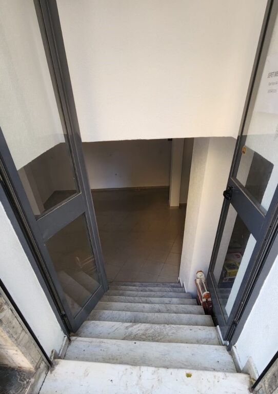 Business premises for rent – near the "1 Maji" School !