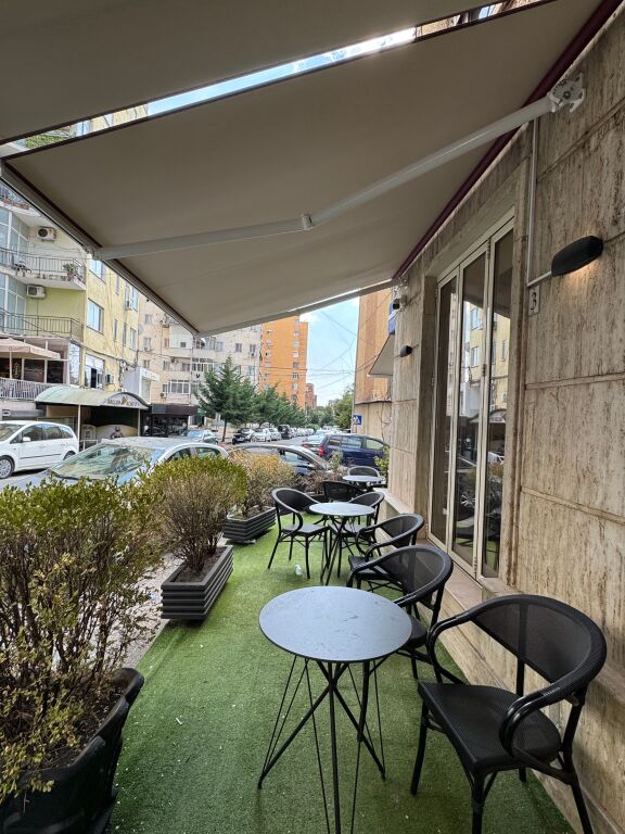 Business Premises for Sale. Behind the European University Porcelan