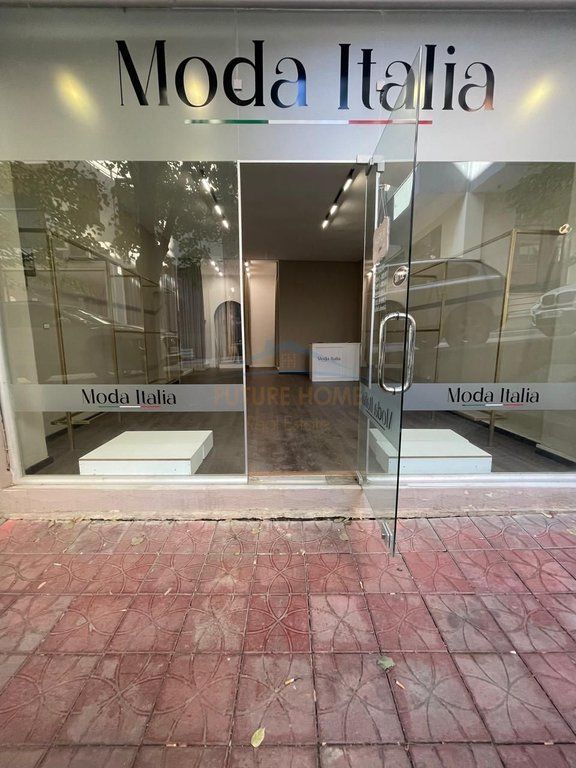 In affitto, Locale Commerciale, Lago Secco.