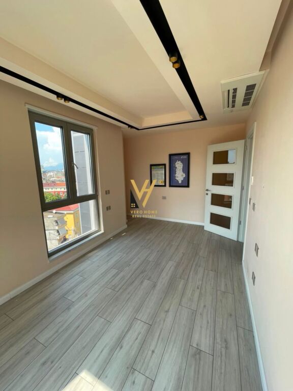 LOCALE COMMERCIALE 105 M2 IN AFFITTO IN VIA KAVAJES 140.000 LEKE