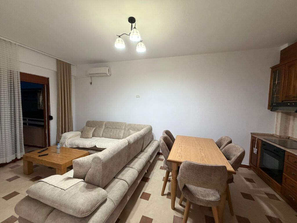 Appartamento 2+1+2+2 in vendita vicino alla Spiaggia Pelikan