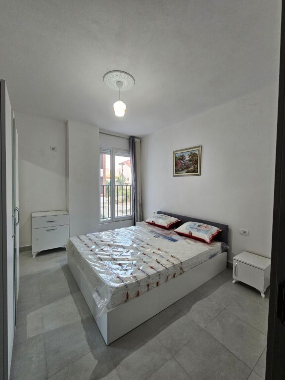 5 MAGGIO  Appartamento 2+1+2 wc in Affitto   (vicino alla scuola) 📍 in un edificio nuovo con ascensore. ✨ Caratteristiche: 🛏️ Appartamento 2+1