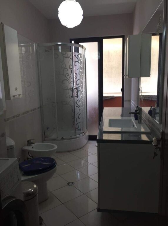Apartment 2+1, Astir!