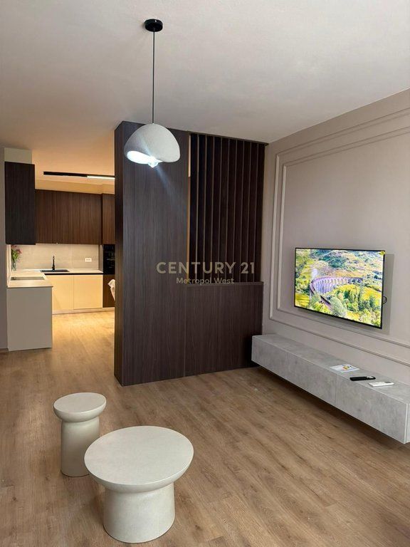 Apartment 2+1+2+Parking Space for rent at Elbasan Street