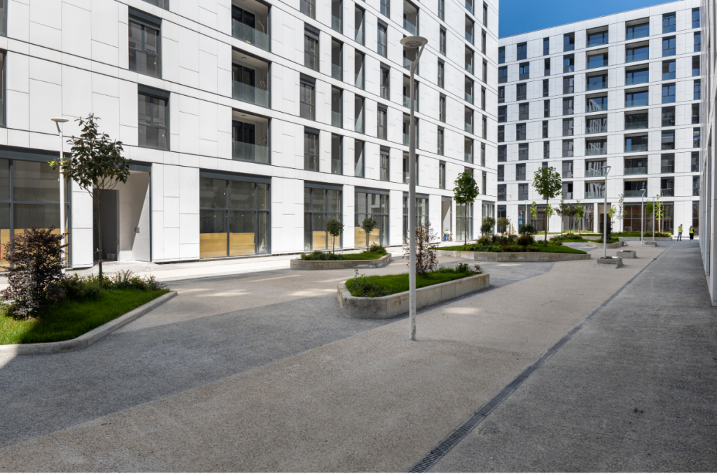 Accesso Tirana Ex Dogana - Vendesi commerciale in vendita al piano 0 con soffitti alti