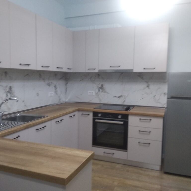Appartamento 1+1 in affitto a E 88 !