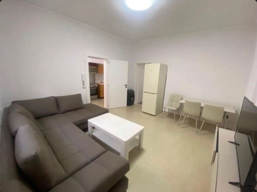 🏡 Appartamento 1+1 in Affitto – Xhamllik  📍 Via Xhanfize Keko