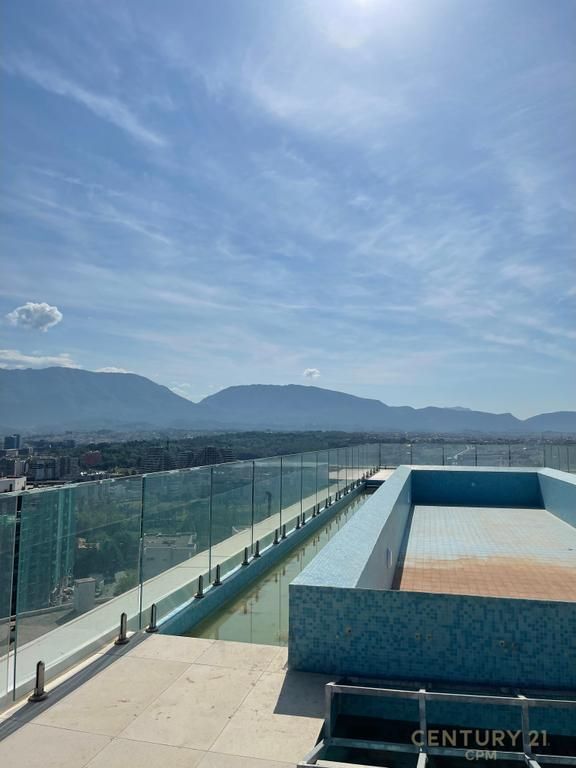 VILLA CON PISCINA IN VENDITA, COLLINA DEL SOLE! 1.300.000 €