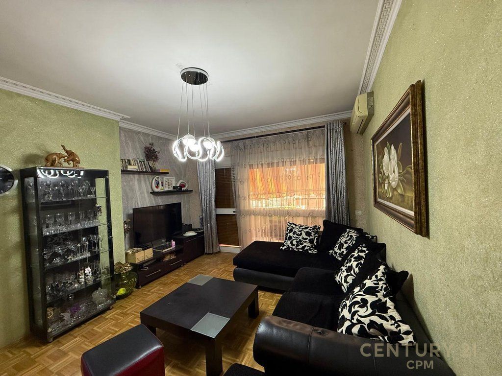 Appartamento 2+1+2 in Vendita ad Astir, Tirana