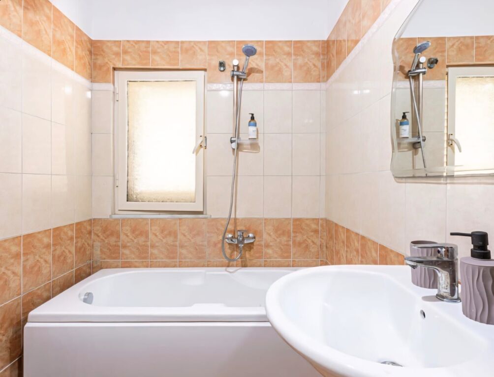 Himare , Vendesi in vendita appartamento 2+1