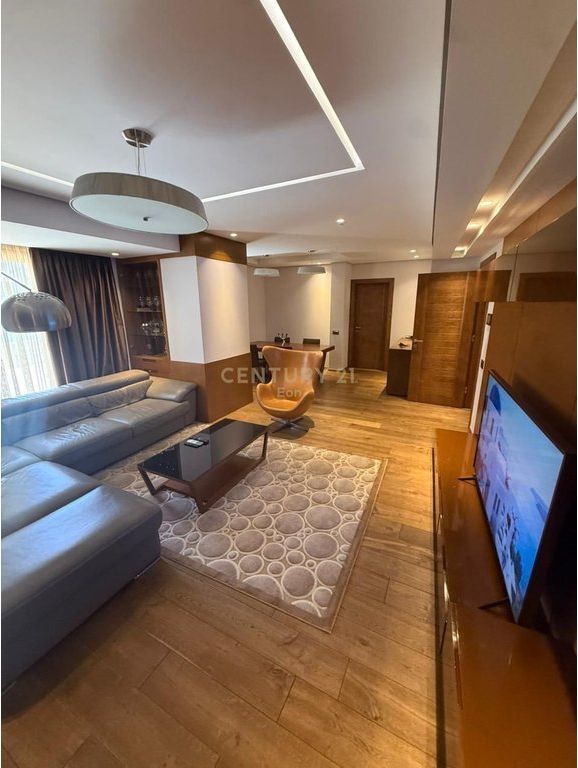 VENDESI SUPER APPARTAMENTO + POSTO AUTO A VOLLGA BALLORE CON VISTA MARE, DURRES! 500.000 €