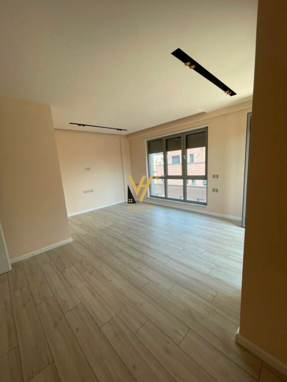 LOCALE COMMERCIALE 105 M2 IN AFFITTO IN VIA KAVAJES 140.000 LEKE