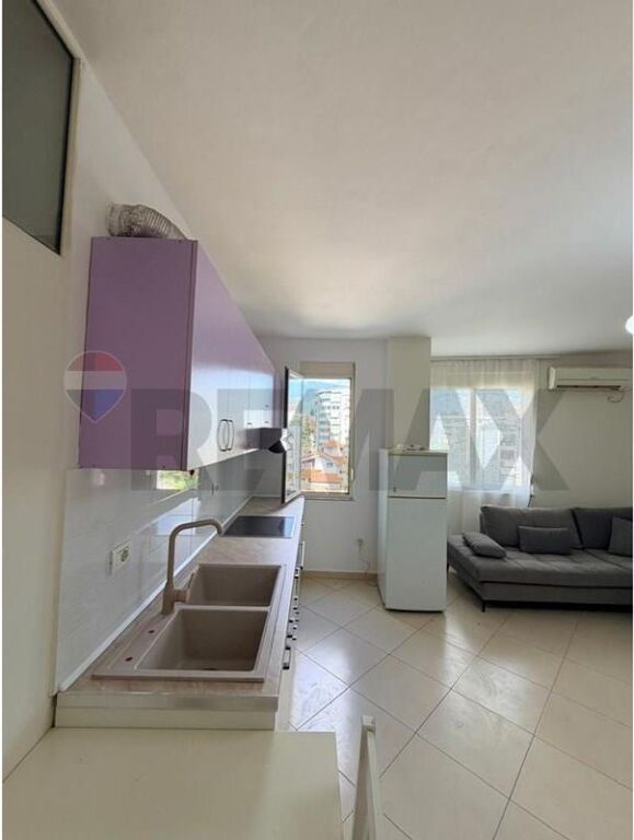 Apartament - Për Qira - Qyteti Studenti, Tiranë