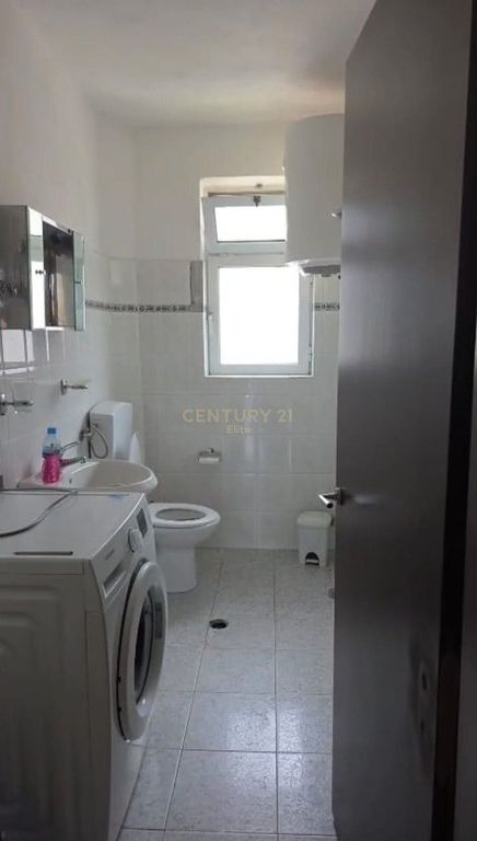 €350 al mese - Appartamento in affitto a Xhamllik!