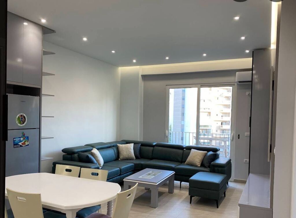Apartament për qira afatgjatë Vlorë, Qendra e qytetit  +1y