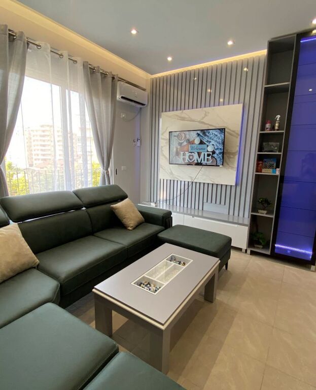 Apartament për qira afatgjatë Vlorë, Qendra e qytetit  +1y