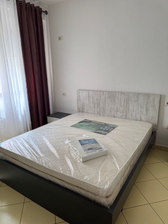 Affittasi 1+1 caza Italia