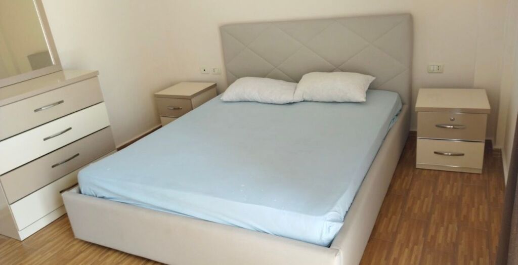 Appartamento 1+1 in affitto a Komuna e Parisit!