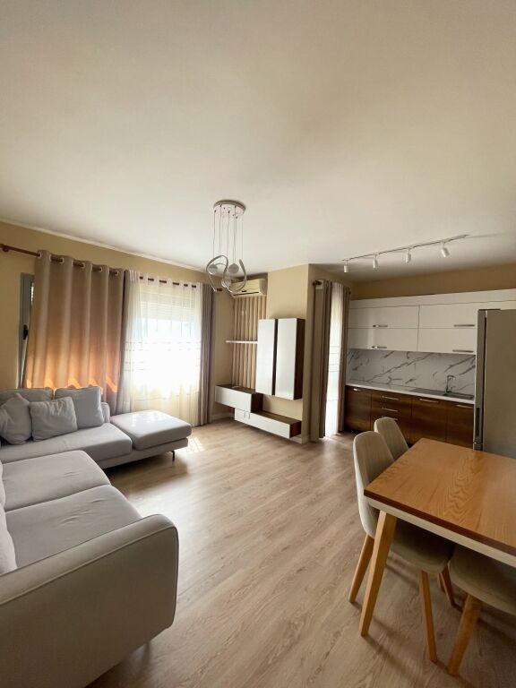 Affittasi appartamento 1+1 Astir Complesso Molla Viale Migjeni Piano 5
