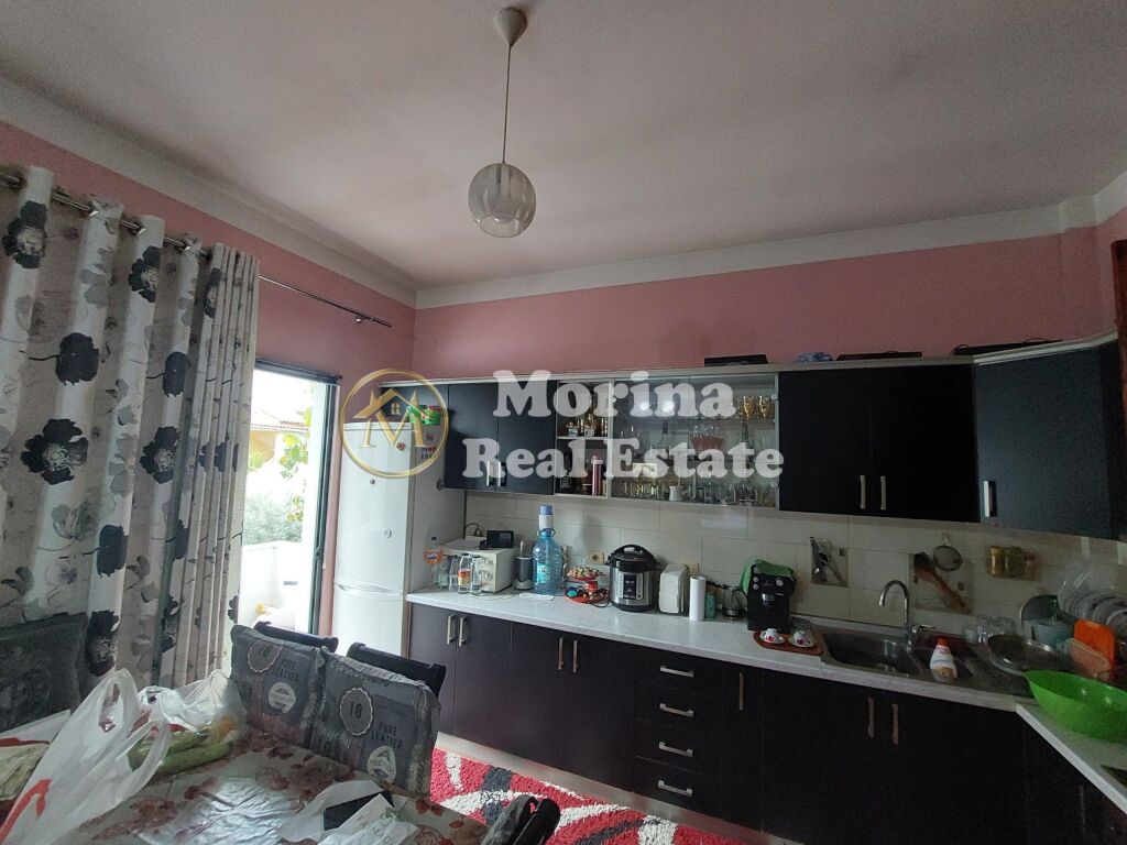 Shitje | Vilë 6 + 1 | Rruga 5 Maji | 320000 €