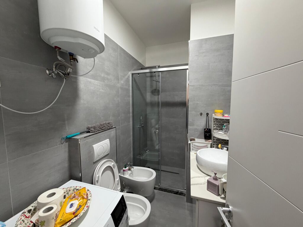 🏡 Shitet Apartament 1+1
