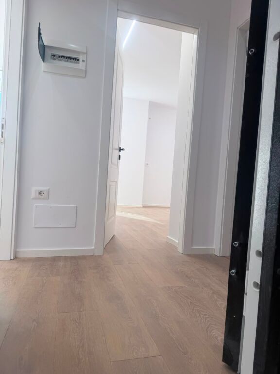 in vendita 1+1 a Te Mondial, 21 Dhjetori