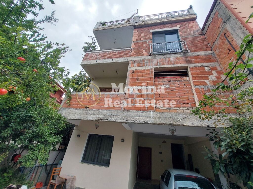 Shitje | Vilë 6 + 1 | Rruga 5 Maji | 320000 €