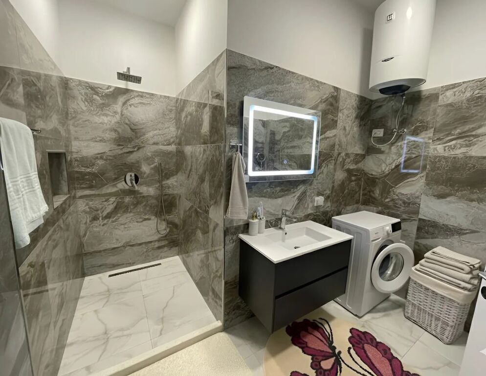Durazzo | 1+1 | 60 m² | 55 m² abitabili | 135.000 Euro | 3 Minuti dal Mare