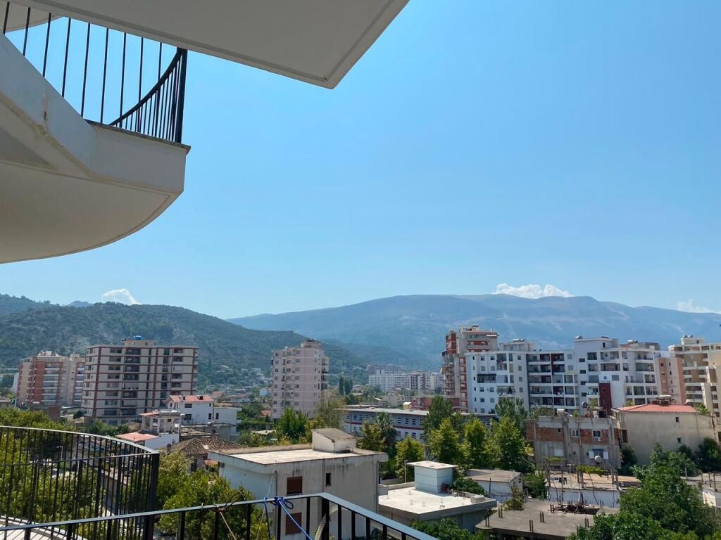 Apartament për qira afatgjatë Vlorë, Qendra e qytetit  +1y