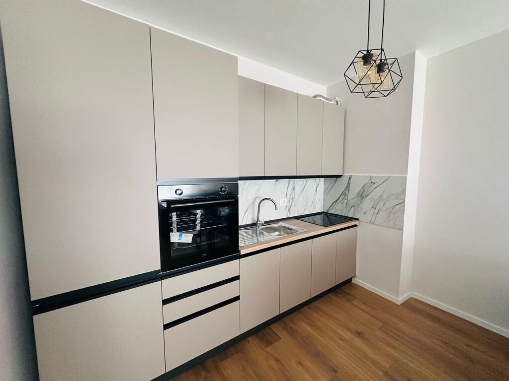 Jepet Me Qera Apartament 2+1+1 Post Parkimi + 1 Ballkon