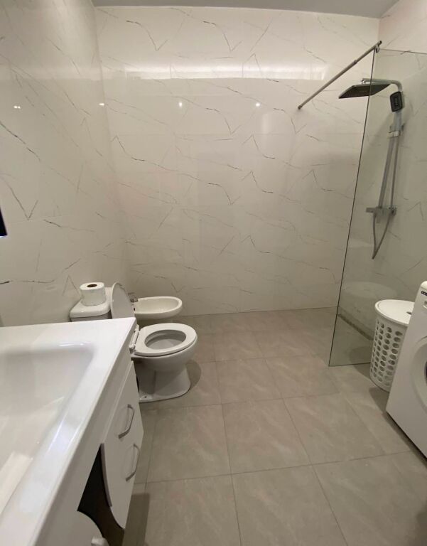 Apartament për qira afatgjatë Vlorë, Qendra e qytetit  +1y