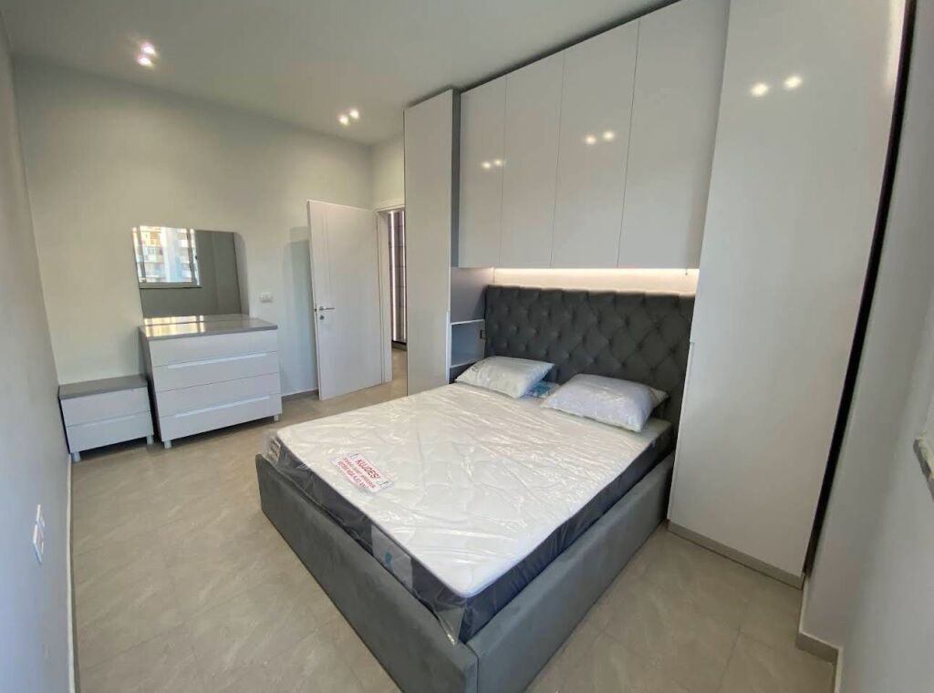 Apartament për qira afatgjatë Vlorë, Qendra e qytetit  +1y