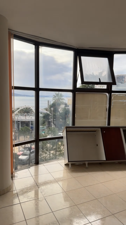 Appartamento con Vista Mare nel Centro di Saranda