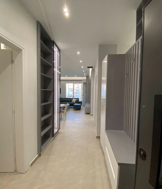 Apartament për qira afatgjatë Vlorë, Qendra e qytetit  +1y
