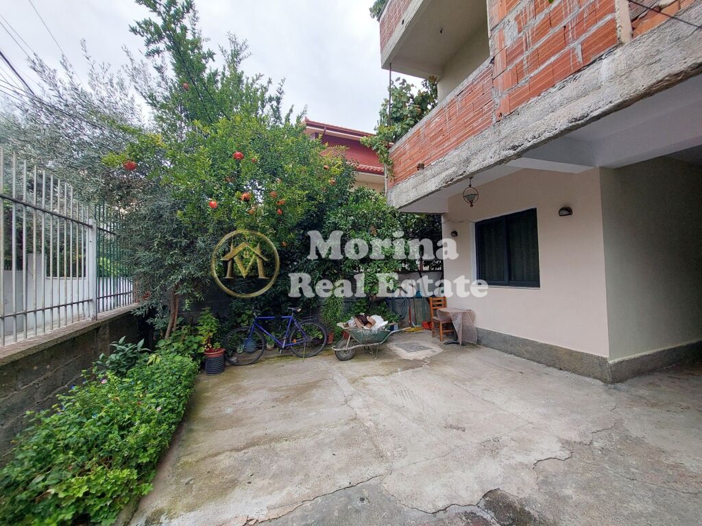 Shitje | Vilë 6 + 1 | Rruga 5 Maji | 320000 €